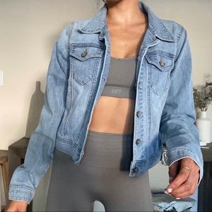 ✨SOLD✨Light-Wash Denim Jacket